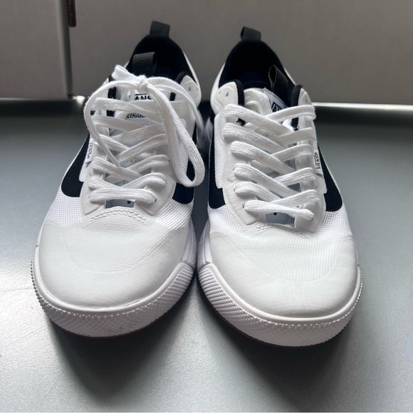 Like New! Vans MTE UltraRange EXO Shoe White with Black Accents - Picture 11 of 16
